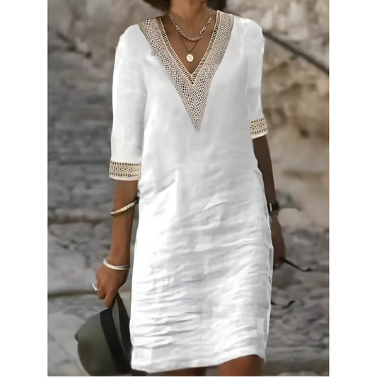 Isabelle™ | Robe midi à col roulé et V et dentelle contrastante