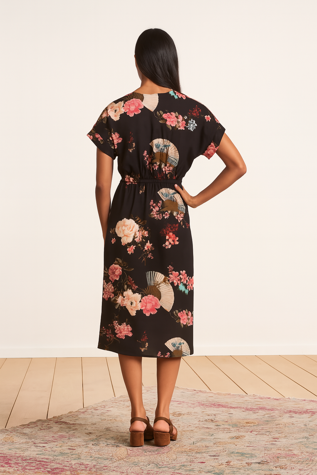 Robe portefeuille fluide et japonisante.