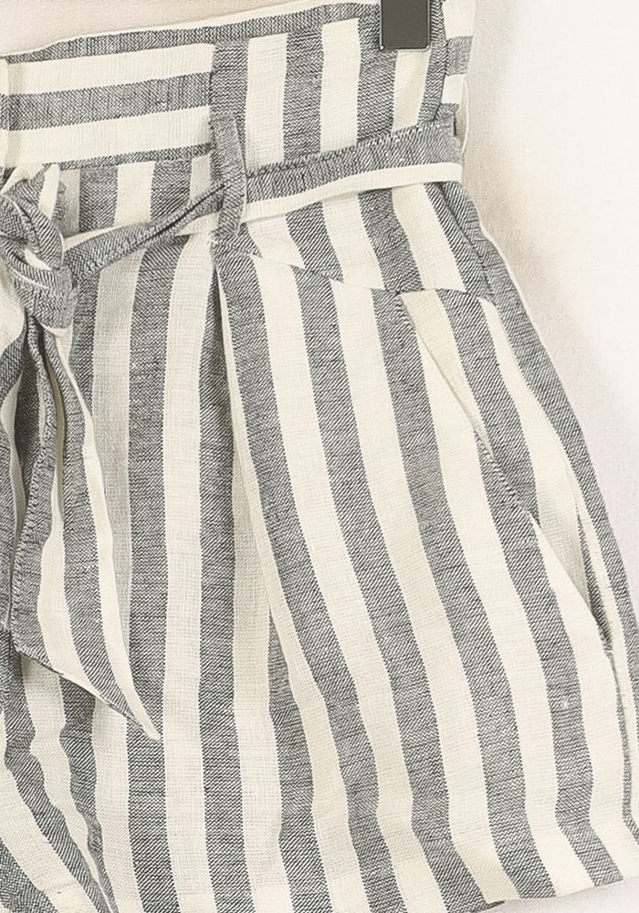 Short Rayé Blanc et Gris - Taille M/38