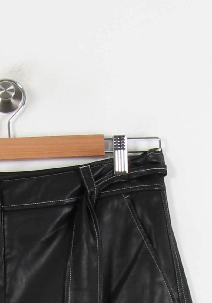 Short et Similicuir Noir - Taille L/40