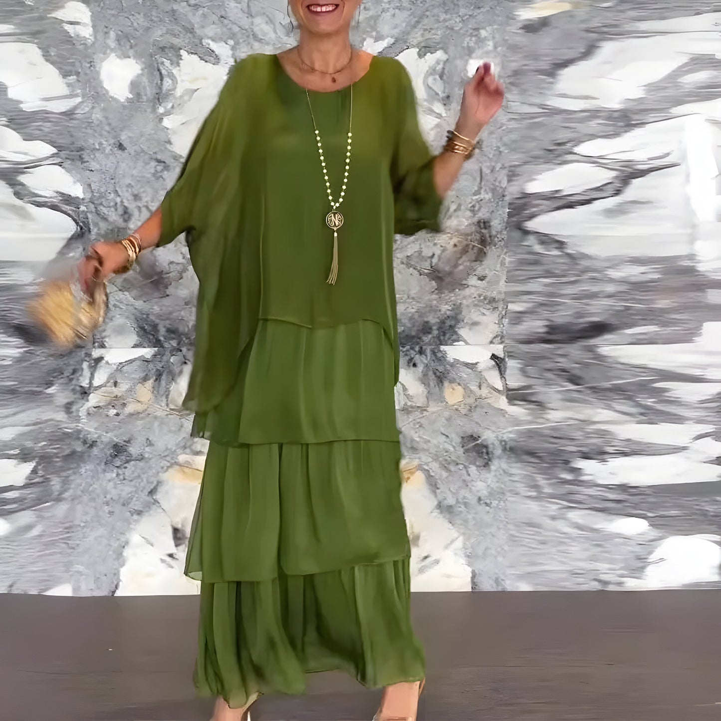 Monique™ | Robe et mousseline avec jupe et gâteau