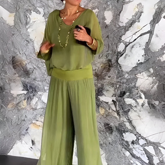 Louise™ | Ensemble élégant composé d'un haut à col roulé et d'un pantalon V