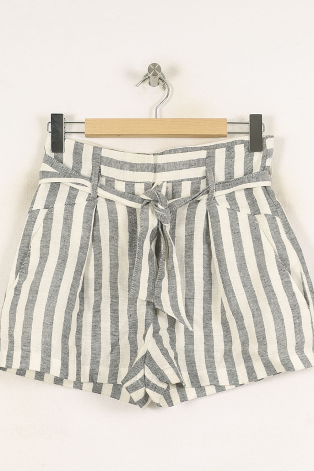 Short Rayé Blanc et Gris - Taille M/38
